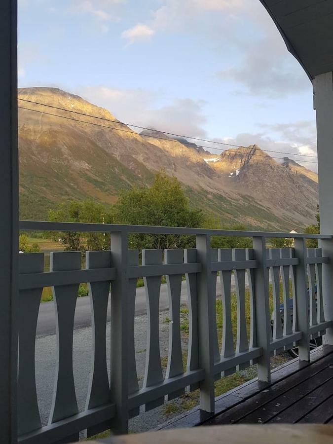 Lyngsalpan Cruise Lodge - Rodtinden Nord-Lenangen Exterior photo
