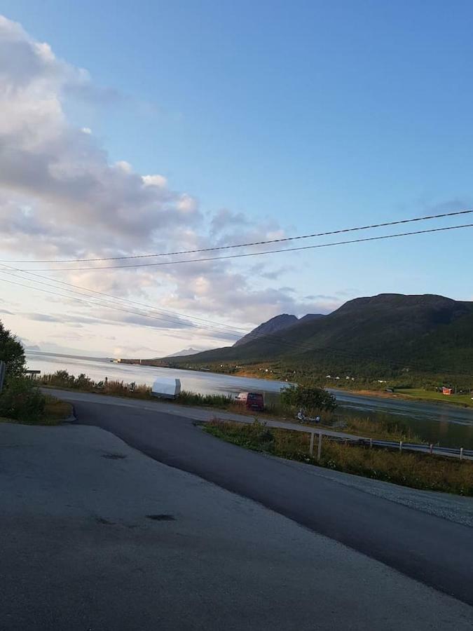 Lyngsalpan Cruise Lodge - Rodtinden Nord-Lenangen Exterior photo